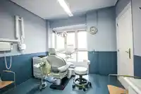 Gabinete dental equipado en la clínica de Tafalla